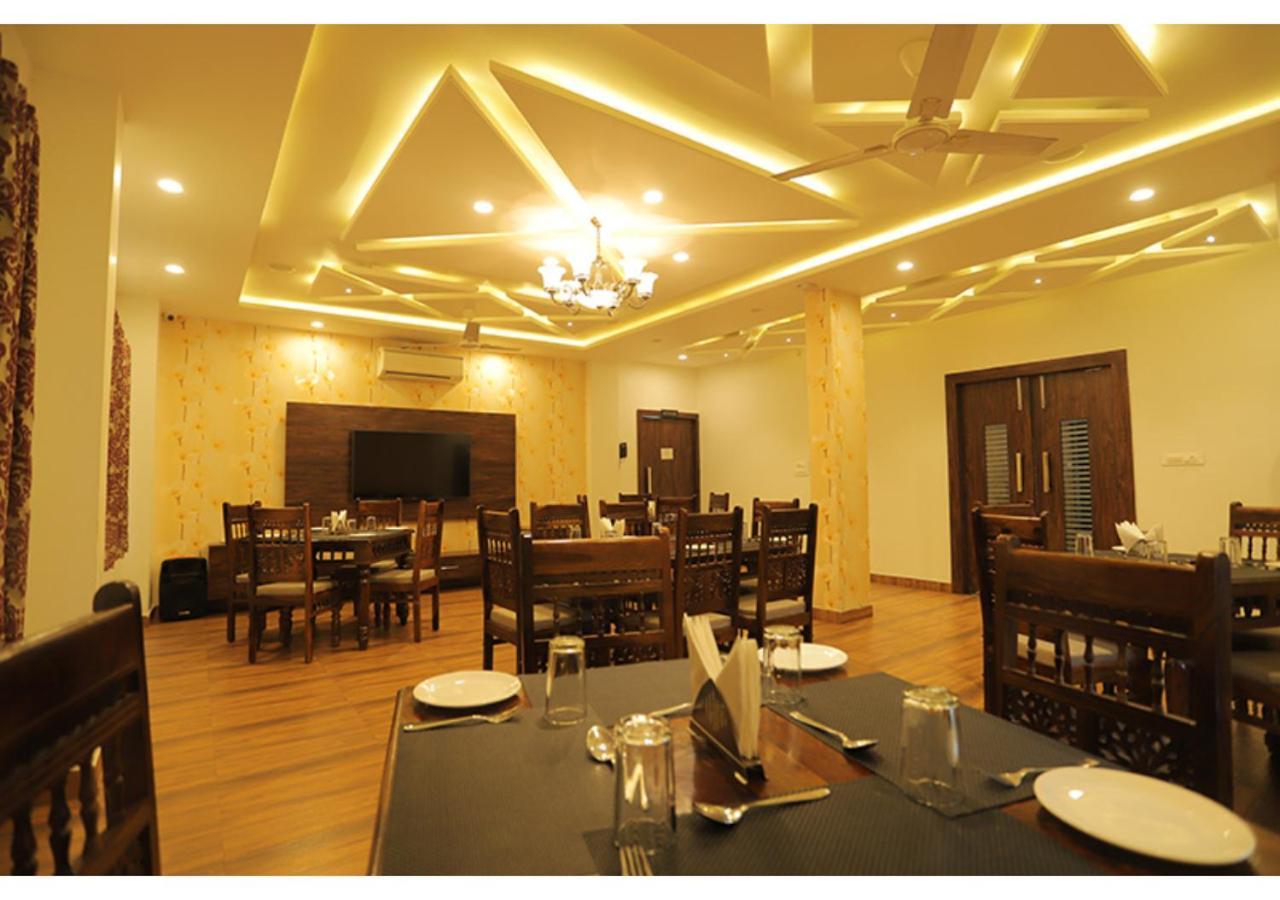 Hotel Raha Udaipur Exterior photo