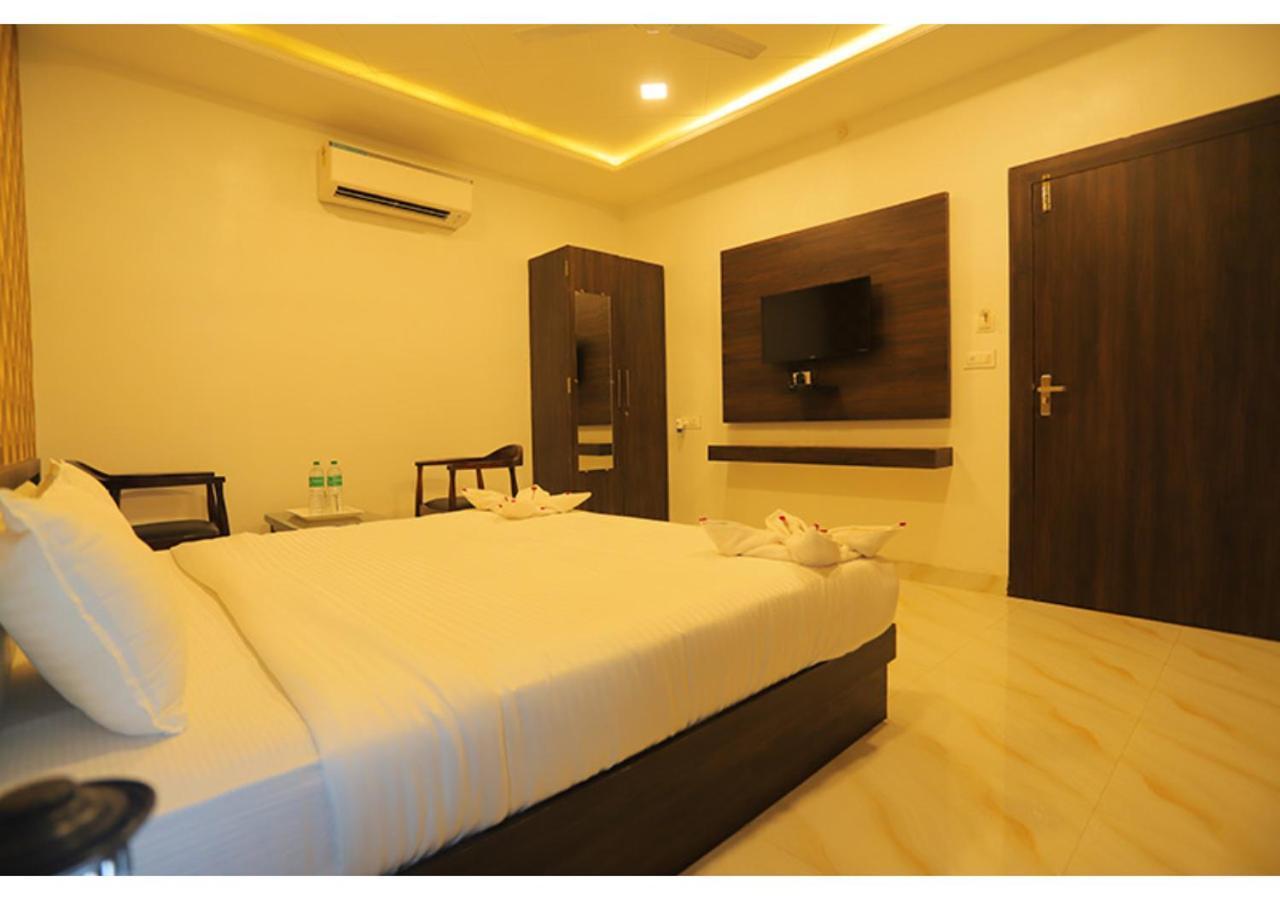 Hotel Raha Udaipur Exterior photo